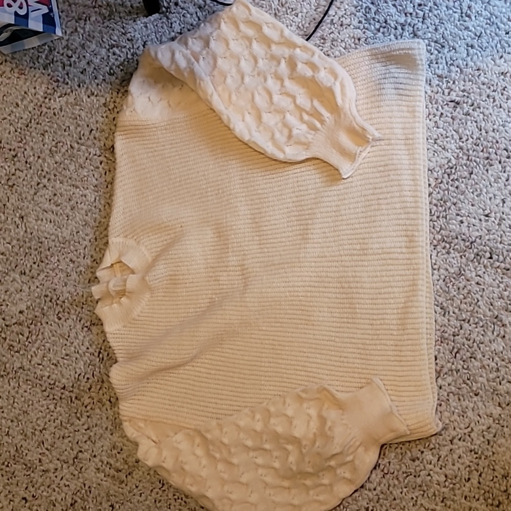 Cream oversized sweaterNWT